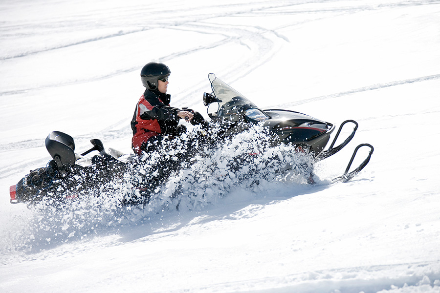 Moottorikelkkailua Tahkolla